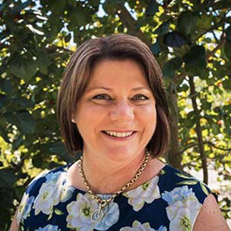 Dr Lesley Jones